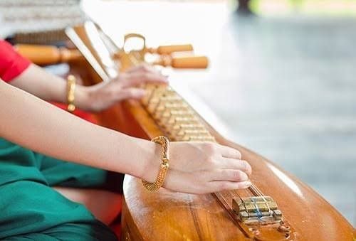 การบรรเลงเครื่องดนตรีไทย
